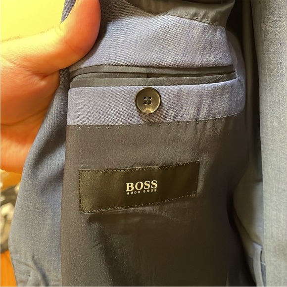 Hugo Boss HUGO BOSS Mens Suit 40R (Jacket and Pants Included) - Picture 5 of 11